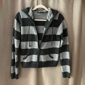 Brandy Melville “Alana” zip up knit jacket 🩶